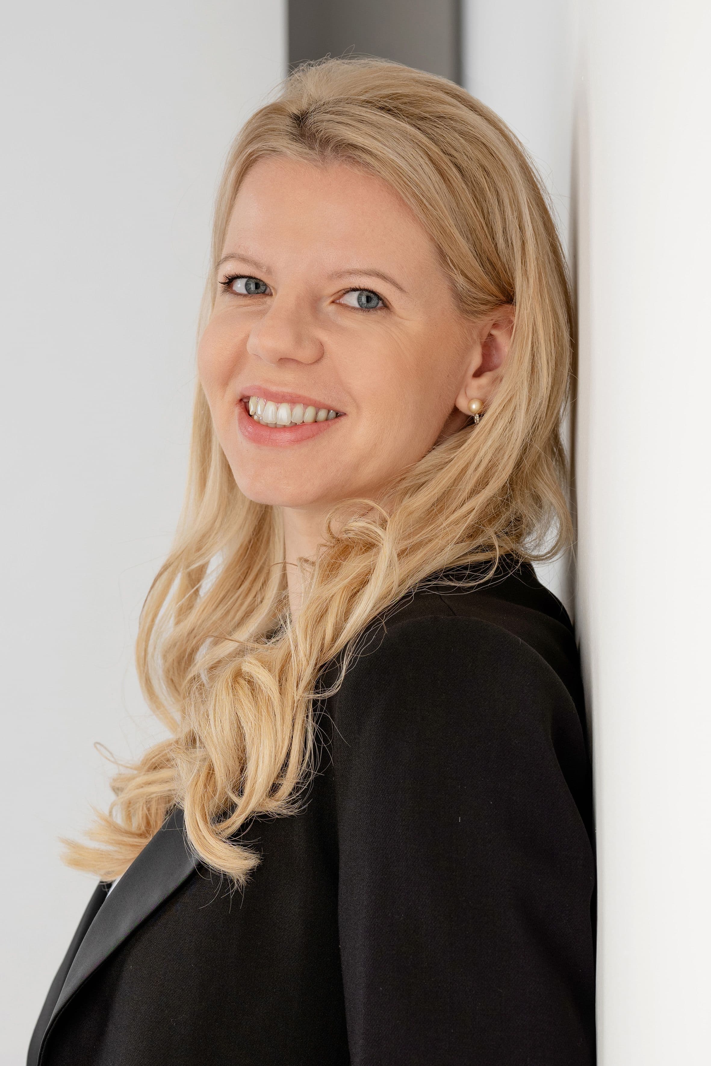 Dr. Dora Perfaller, LL.M.